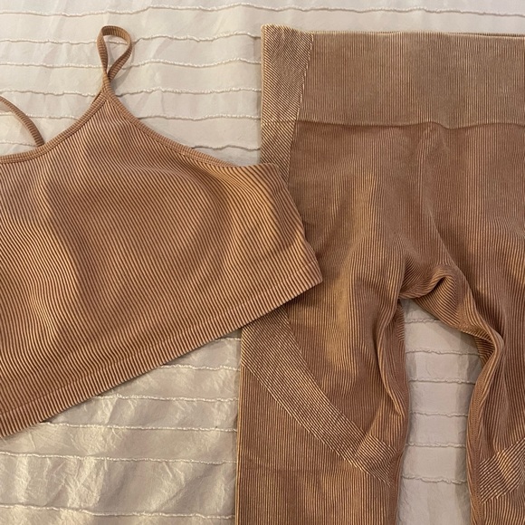 Athletic Set - Picture 3 of 8